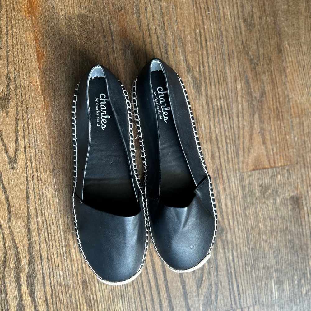 Omega flats - Picture 2 of 4